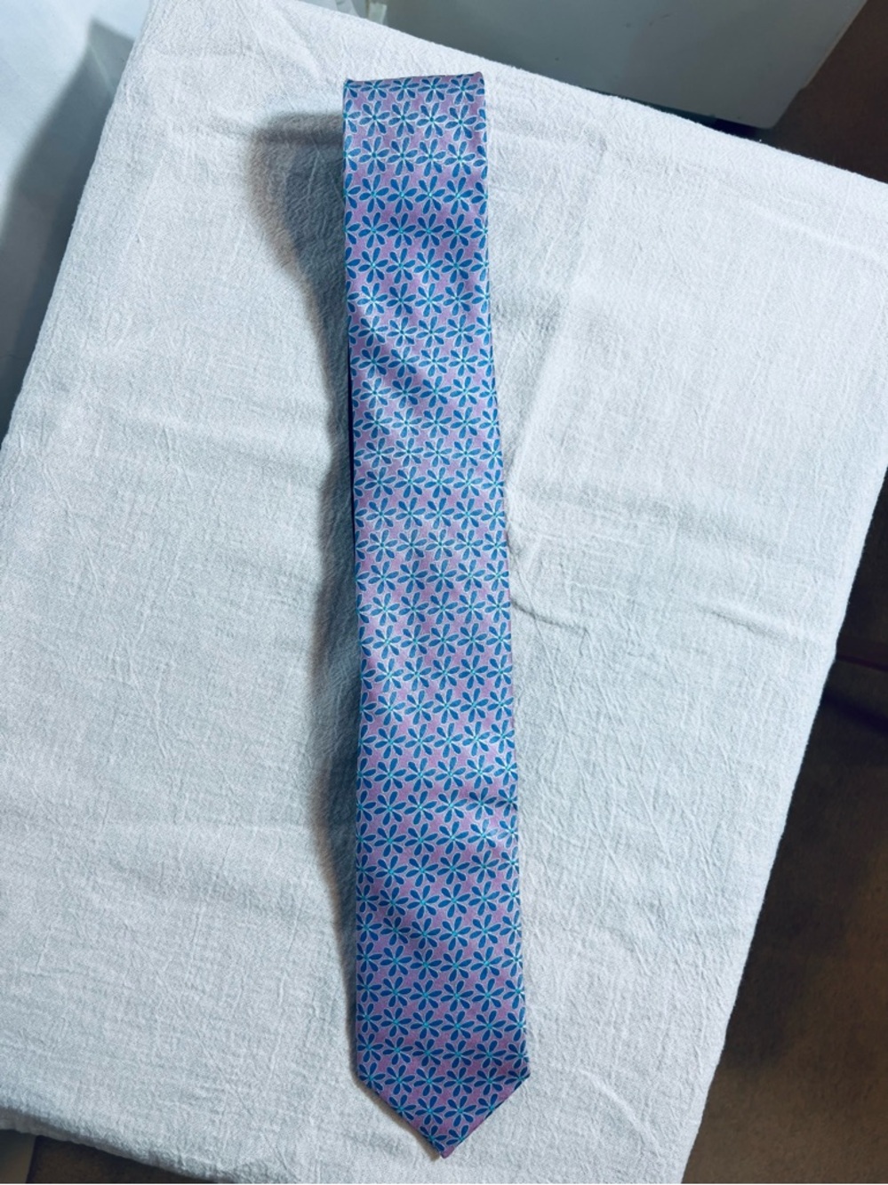 Roundtree & Yorke Slim Floral Tie Pink Blue – Men’s Silk Necktie